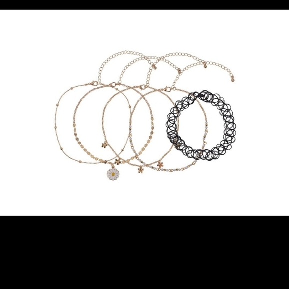 No Boundaries Women's Gold Tone 5pc Daisy Choker Set - Picture 4 of 5